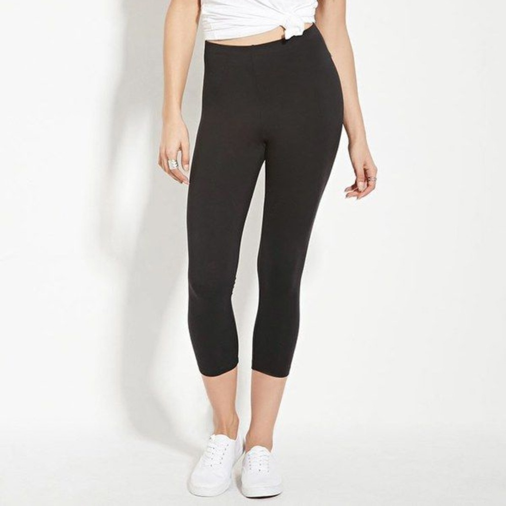 5 PAIR BUNDLE Forever 21 Capri Leggings – Black